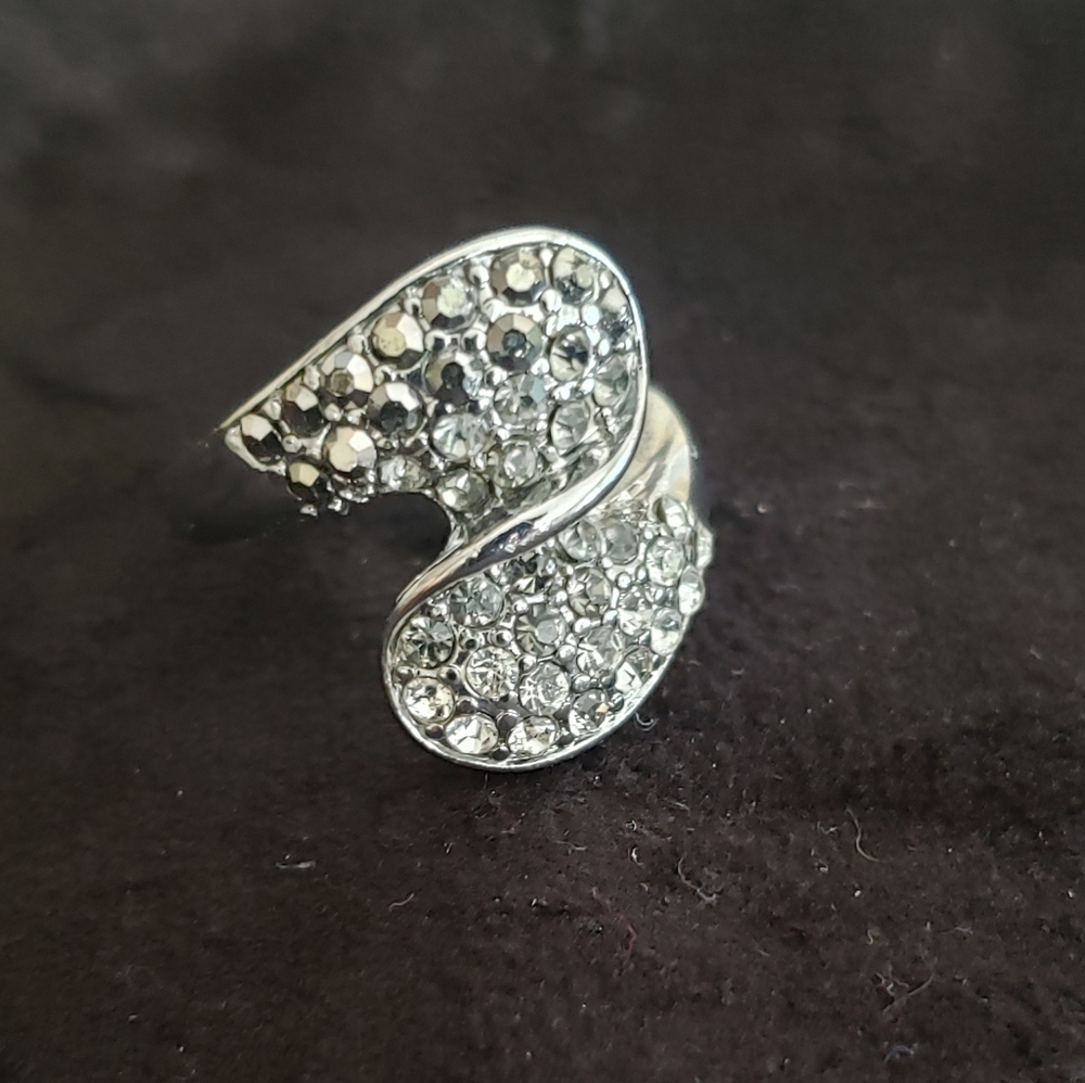 Charcoal and diamond rhinestone ring